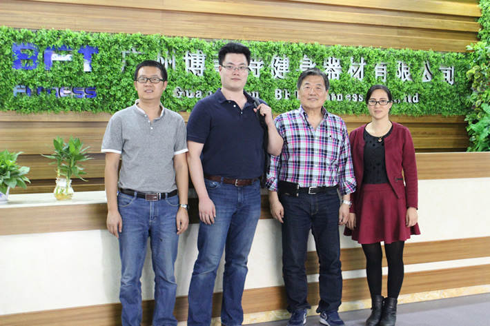 美國客戶找健身器材大香蕉精品视频