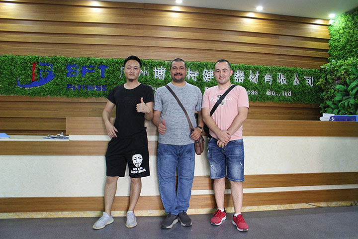 沙特客戶采購91大香蕉在线播放健身器材